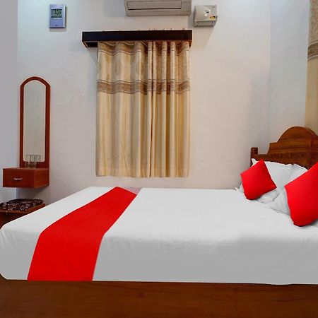 Flagship Sri Kamatchi Hotel & Rooms มทุราย ภายนอก รูปภาพ