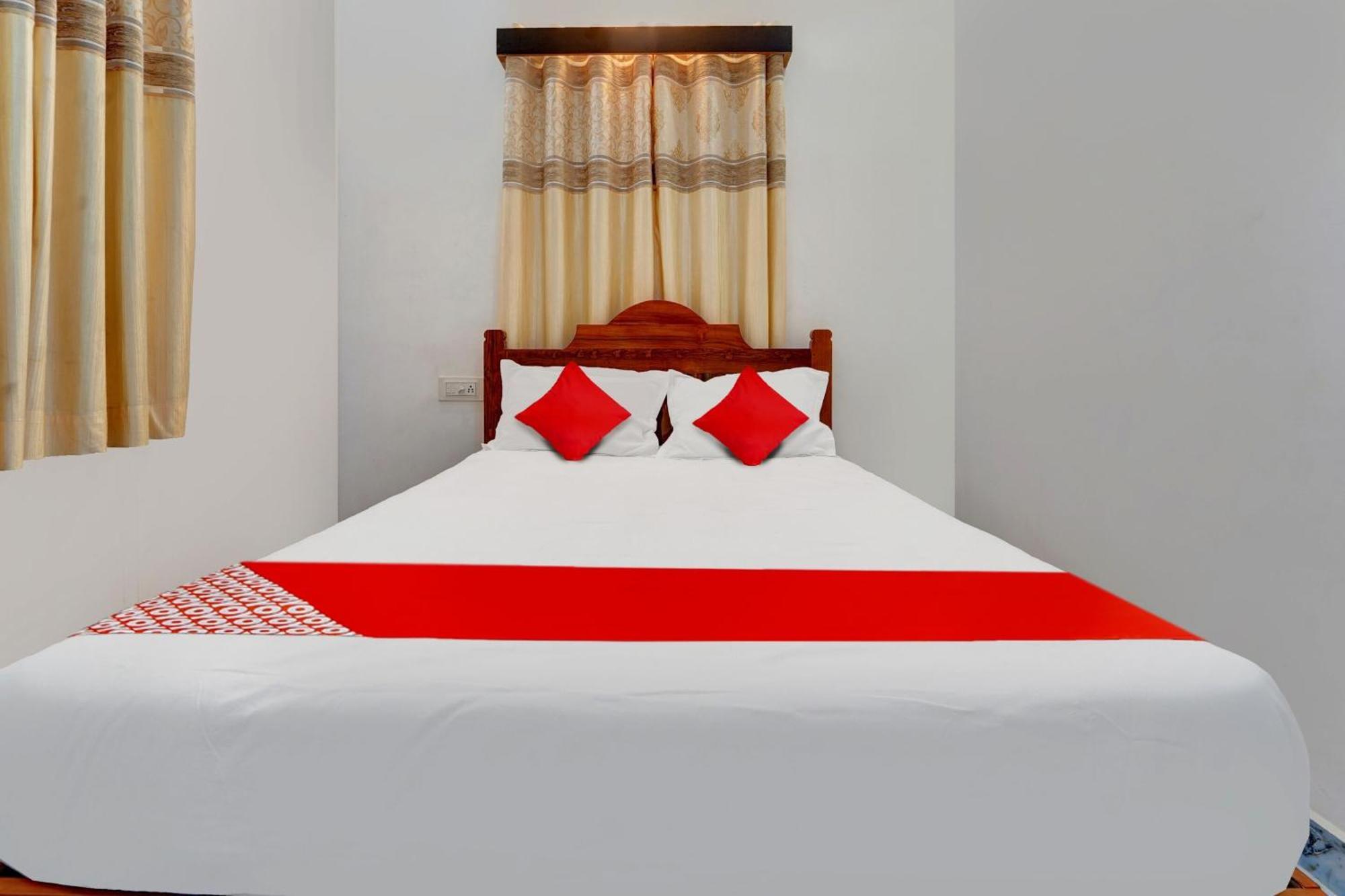 Flagship Sri Kamatchi Hotel & Rooms มทุราย ภายนอก รูปภาพ